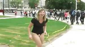 Les gros le film porno vidéo seins de Lara nous transforment en ventouses